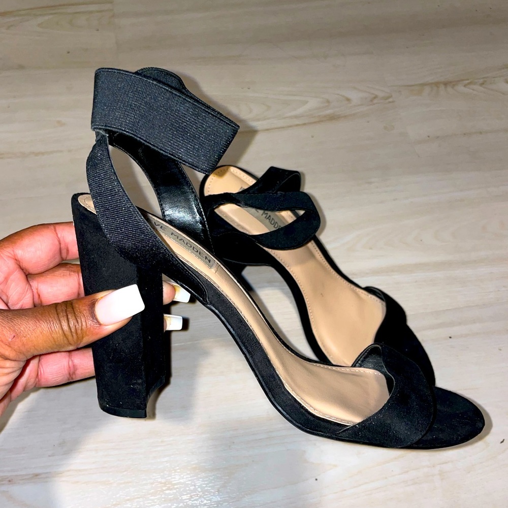 Steven Madden black heel